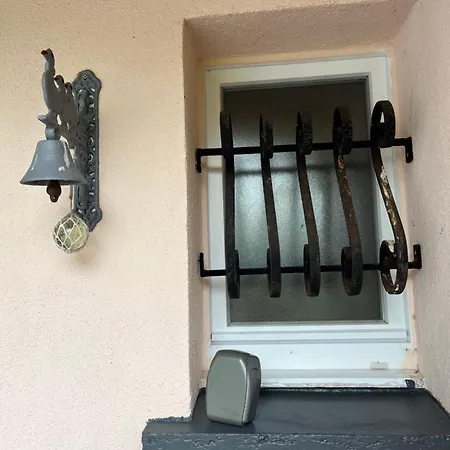 Avec Vue Sur Le Marais Et La Piscine Yves