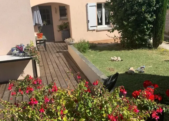 Avec Vue Sur Le Marais Et La Piscine Bed & Breakfast 3*