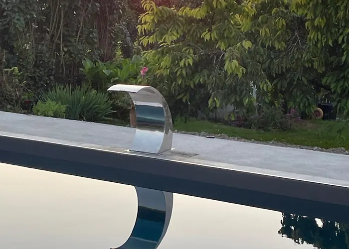 Avec Vue Sur Le Marais Et La Piscine Bed & Breakfast